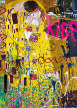 Load image into Gallery viewer, The Kiss of Lovers (1000 pieces)

