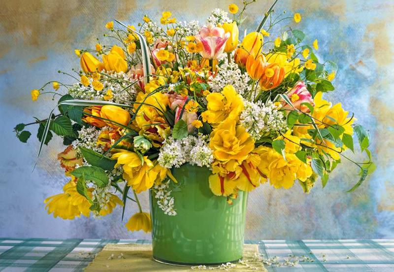 Spring Flowers In Green Vase (1000 pieces)